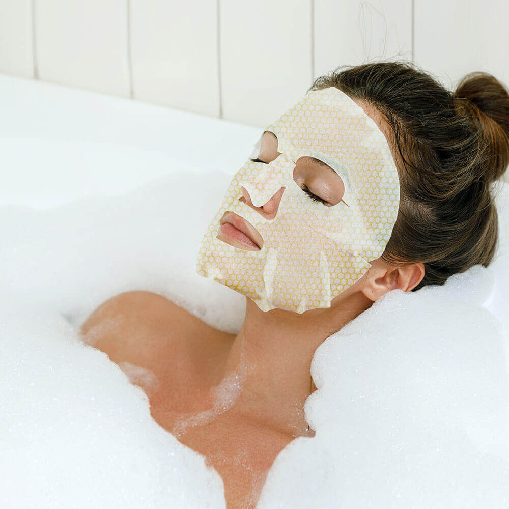 24K Gold Lifting Glow Mask with Hyaluronic Acid & Vitamins A+B5+E - HB Health & Beauty Intl.